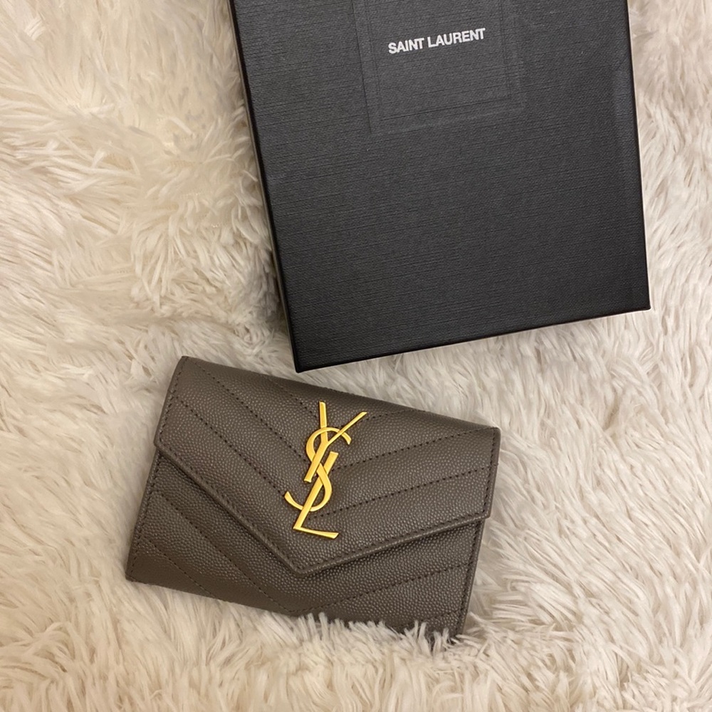 Small wallet - Picture 1 of 8